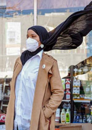 Dos Mundos: (Re)constructing Narratives