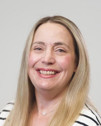 headshot of Amy Perrin