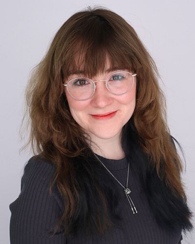 headshot of Barbara  Blake