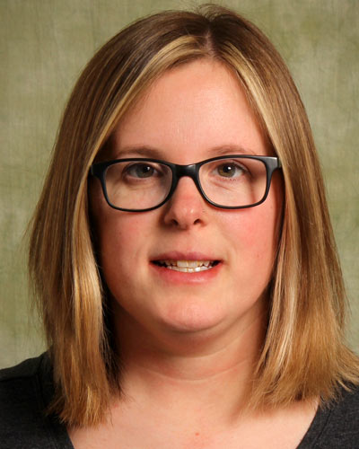headshot of Beth Guenthner