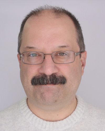 headshot of Christopher Bartlette