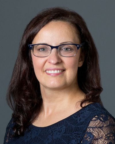 headshot of Cristina Dumitrescu