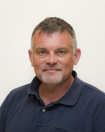 headshot of Carl Lipo