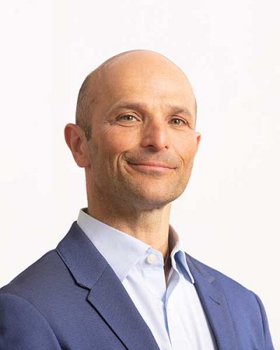 headshot of Christopher Robbins
