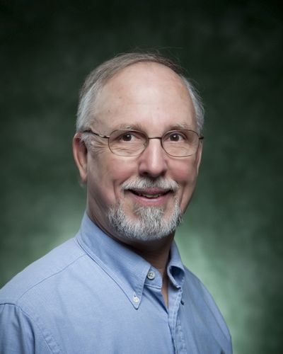 headshot of Curt Pueschel