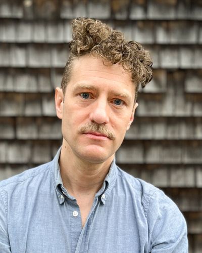 headshot of Daniel Davis