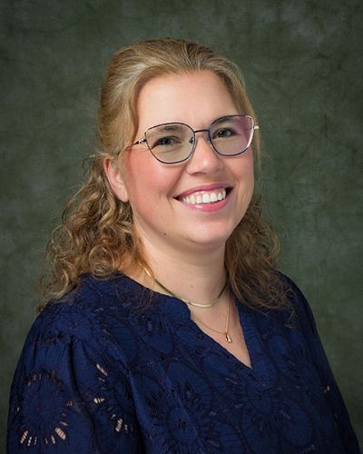 headshot of Elke Defever