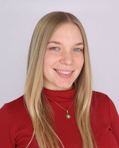 headshot of Erin Hansen