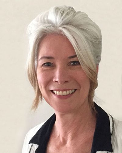 headshot of Elizabeth Mozer