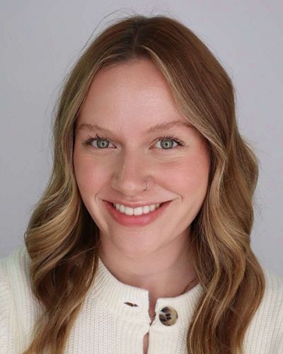 headshot of Ellie Priscott