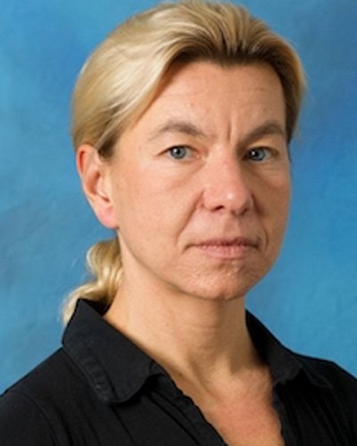 headshot of Inna Sysoeva