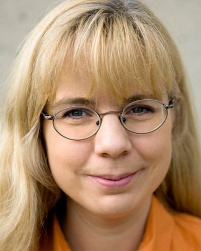 headshot of Juliet Berling