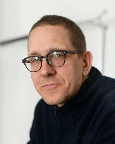 headshot of Jakob Feinig