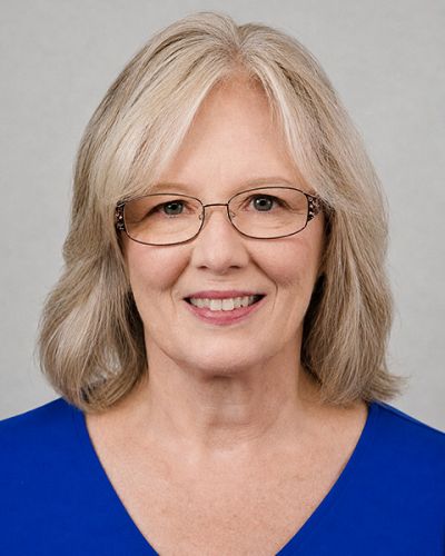 headshot of Julia Nejeschleba