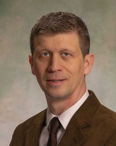 headshot of Scott  Kavulich