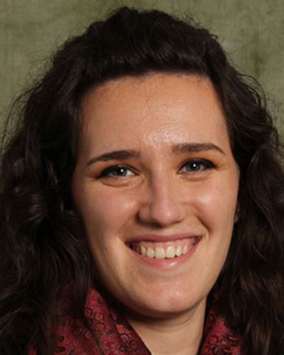 headshot of Lauren Garnett