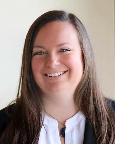 headshot of Laura Lunger, DNP, CRNP, FNP-C