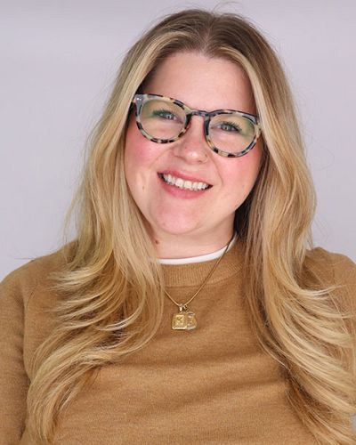headshot of Lisa K Overwater