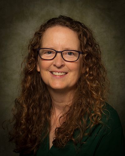 headshot of Linda Radzik