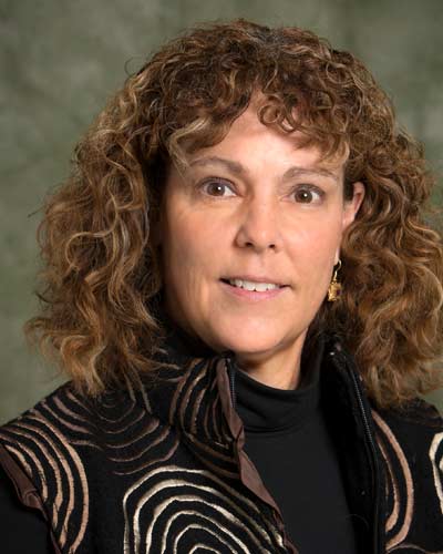 headshot of Lynda Ruffini