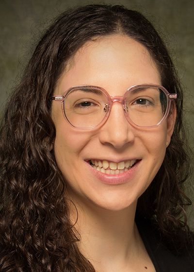 headshot of Leana Testani