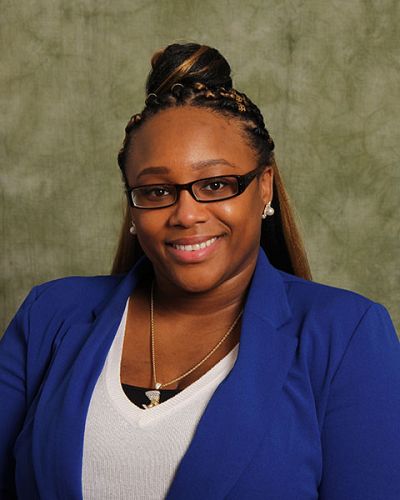 headshot of Christine McKnight