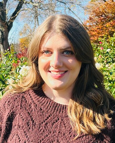headshot of Phoebe Hughes