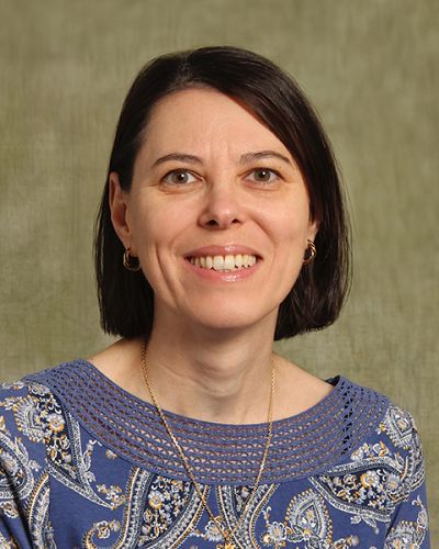 headshot of Elena Roxana Margine
