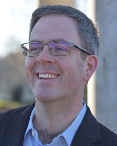 headshot of Robert Parkinson