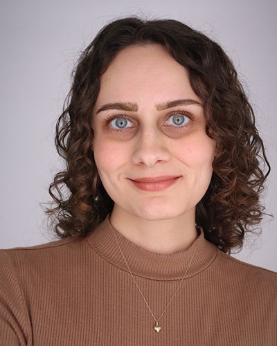 headshot of Samantha Rose 