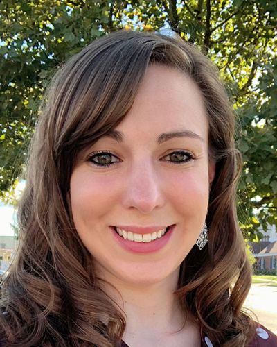 headshot of Sarah A Studenmund