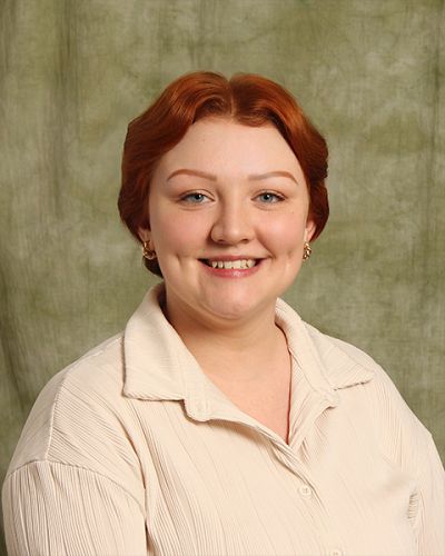 headshot of Stevie  Leigh