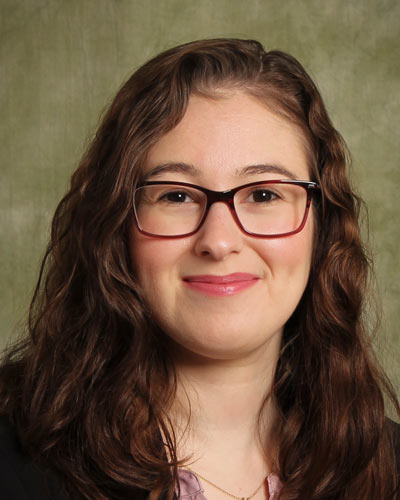 headshot of Shaina  Lusterman