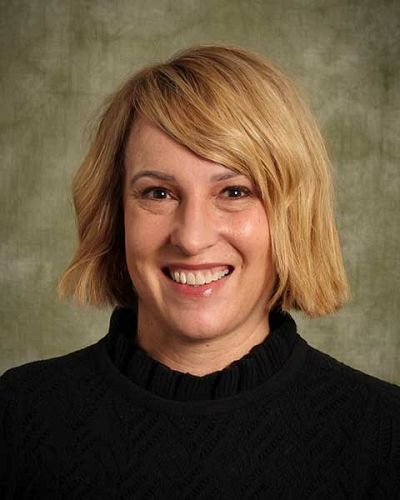 headshot of Stacy Robitaille