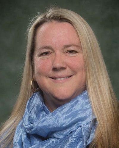headshot of Dana Stewart