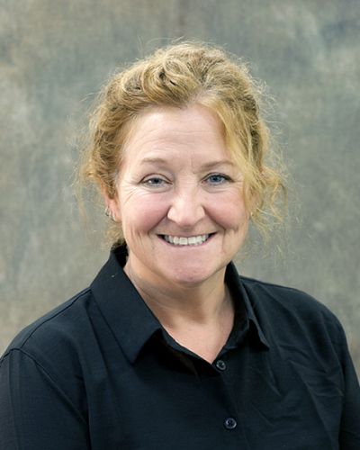 headshot of Tracy Zeller