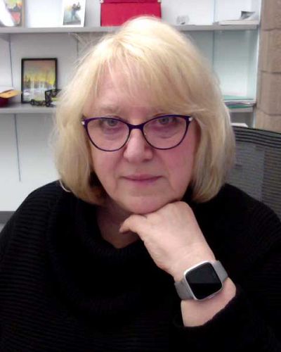 headshot of Lena Varlinskaya