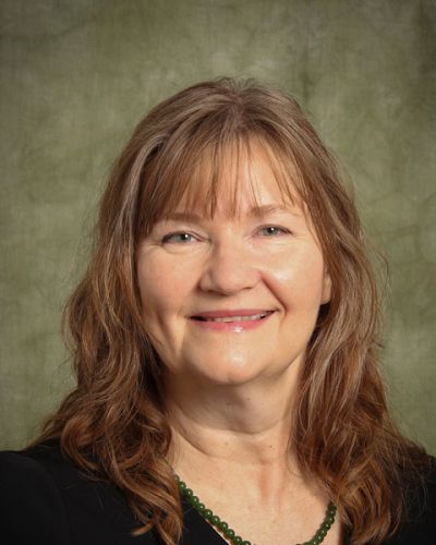 headshot of Wendy  Stewart