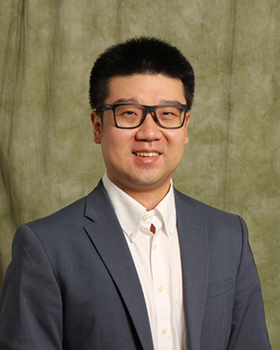 headshot of William Xiong