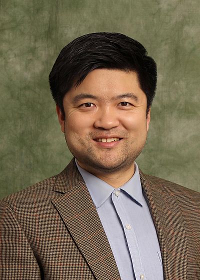headshot of Yuanjun Steven Shen