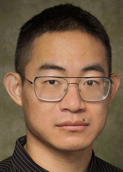 headshot of Ziqi Niu