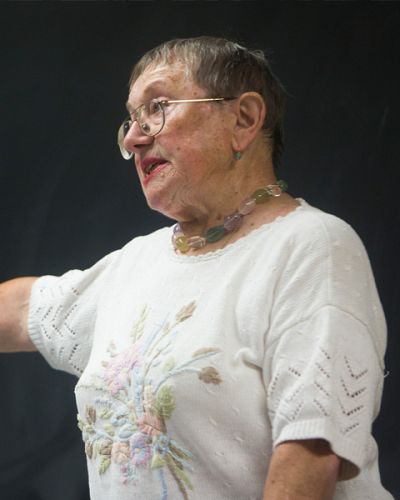 headshot of Zoja Pavlovskis-Petit