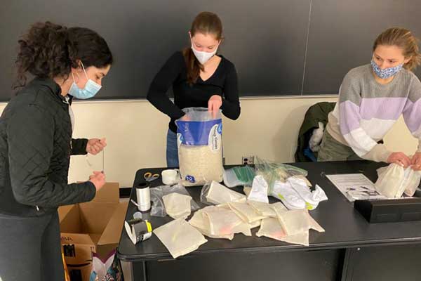 Several Emerging Leaders Program service projects were particularly innovative this year, as students worked around public health guidelines set in place due to the pandemic. photo