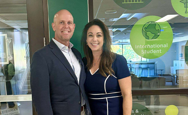 Alumni Insights in Action: Dan ’94 and Lisa ’95 Black Return to Campus to Host Skills Lab