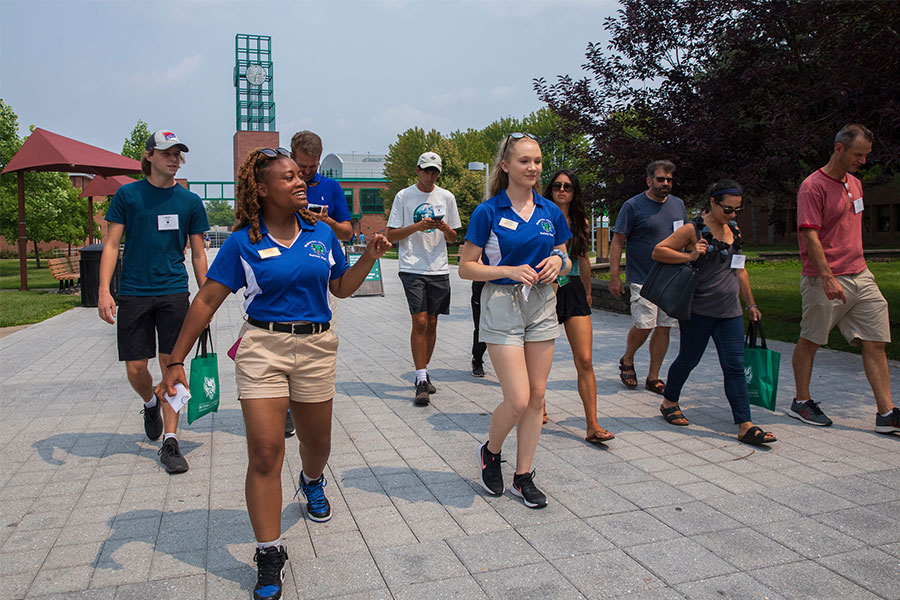 Orientation Advisors guiding new students and families. photo