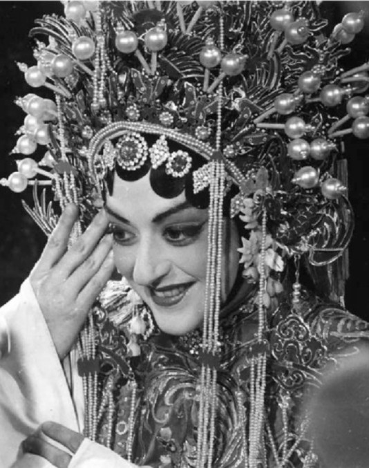 Elizabeth in Beijing Opera Costume
