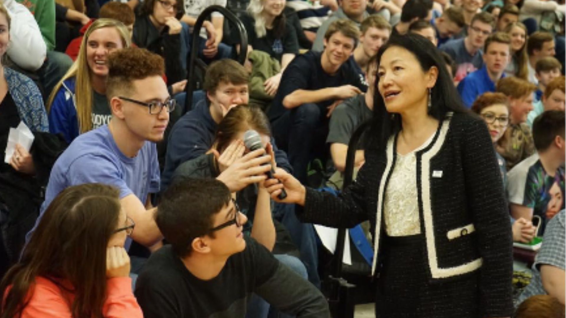 Professor Mei Han with students at White House High School, October 2016.