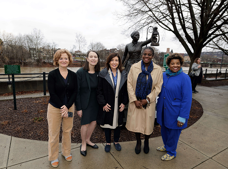 photo of Gov. Hochul, Binghamton University President and Harriet Tubman Center directors