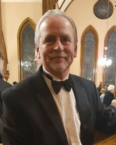 headshot of David Irvin