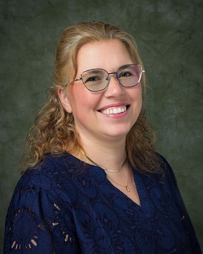 headshot of Elke Defever